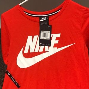Standard fitting brand new Nike shirt